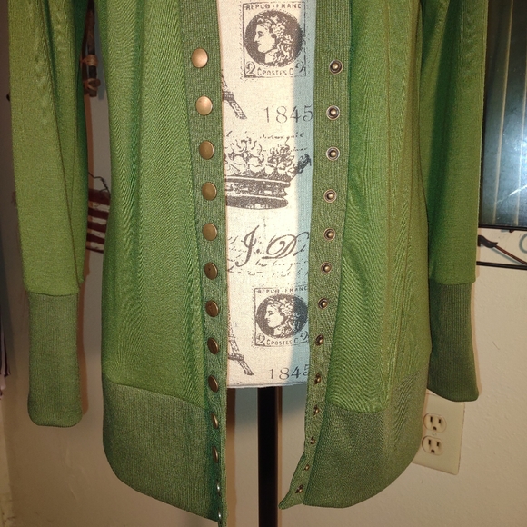 "Nenova", Woman's Cardigan, size M, olive green,NWOT - Picture 3 of 4
